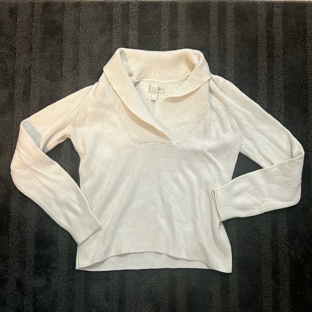 Bass collared sweater size Medium white